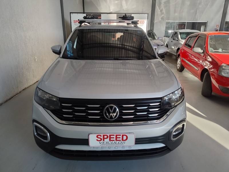 VOLKSWAGEN - T-CROSS - 2022/2023 - Prata - R$ 112.900,00