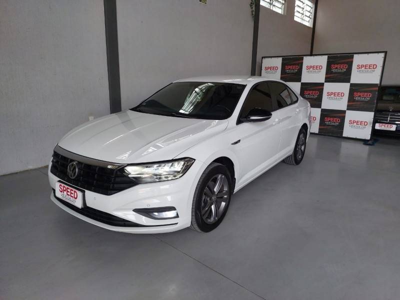 VOLKSWAGEN - JETTA - 2018/2018 - Branca - R$ 106.900,00