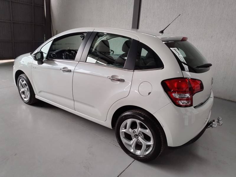 CITROËN - C3 - 2015/2016 - Branca - R$ 45.900,00