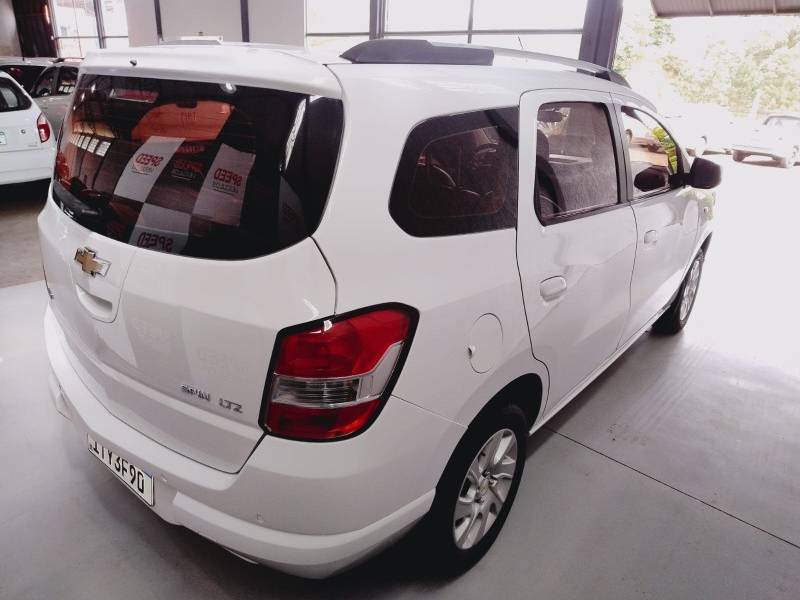 CHEVROLET - SPIN - 2012/2013 - Branca - R$ 54.900,00