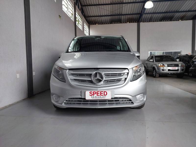 MERCEDES-BENZ - VITO - 2016/2016 - Prata - R$ 109.800,00