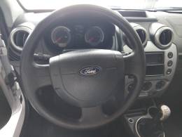 FORD - FIESTA - 2013/2014 - Branca - R$ 34.900,00