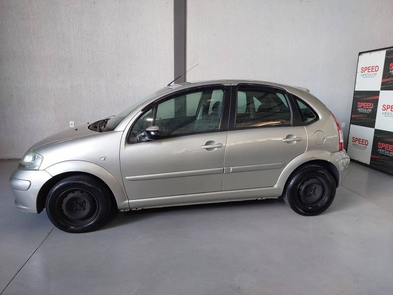 CITROËN - C3 - 2007/2008 - Prata - R$ 21.900,00