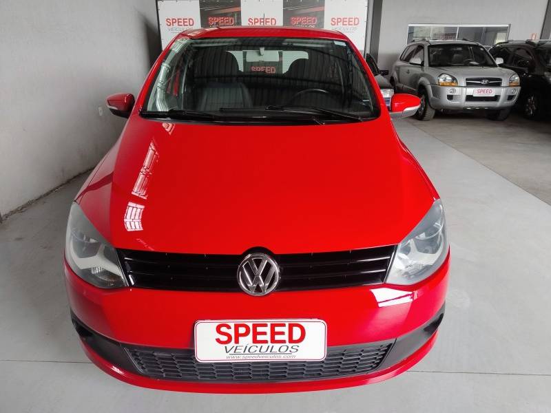 VOLKSWAGEN - FOX - 2011/2012 - Vermelha - R$ 34.900,00