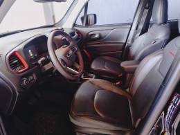 JEEP - RENEGADE - 2022/2023 - Preta - R$ 135.900,00
