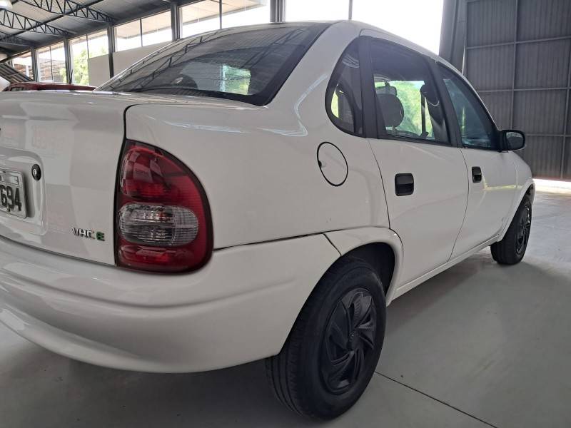 CHEVROLET - CORSA - 2010/2010 - Branca - R$ 24.900,00