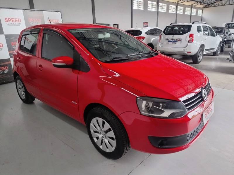 VOLKSWAGEN - FOX - 2011/2012 - Vermelha - R$ 34.900,00
