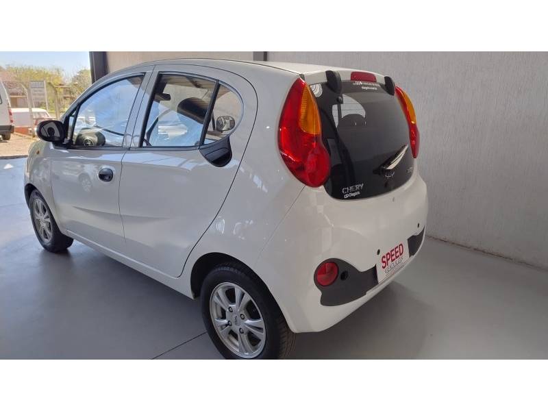 CHERY - QQ - 2017/2018 - Branca - R$ 35.900,00