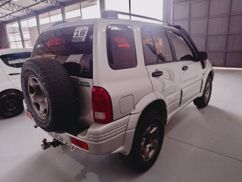 SUZUKI - GRAND VITARA - 1998/1999 - Prata - R$ 35.900,00