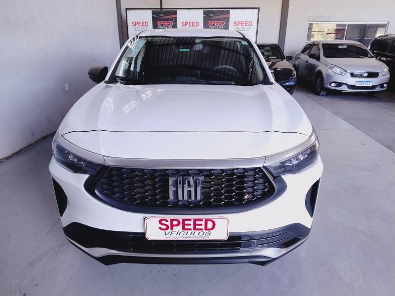 FIAT - FASTBACK - 2023/2024 - Branca - R$ 115.900,00