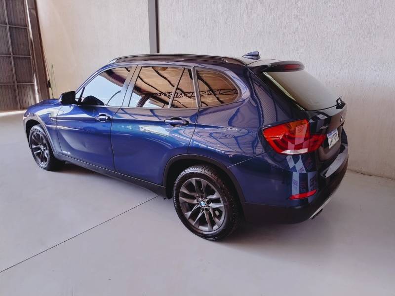 BMW - X1 - 2015/2015 - Azul - R$ 79.800,00