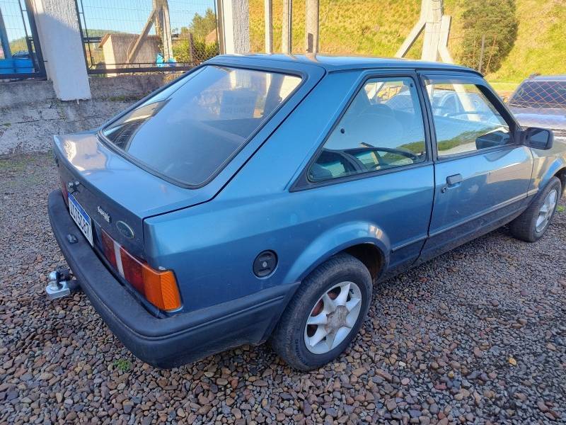 FORD - ESCORT - 1988/1989 - Azul - R$ 9.990,00