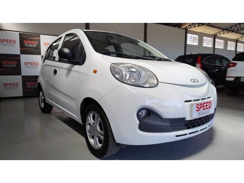 CHERY - QQ - 2017/2018 - Branca - R$ 35.900,00