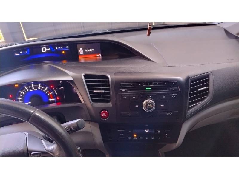 HONDA - CIVIC - 2014/2015 - Preta - R$ 77.900,00