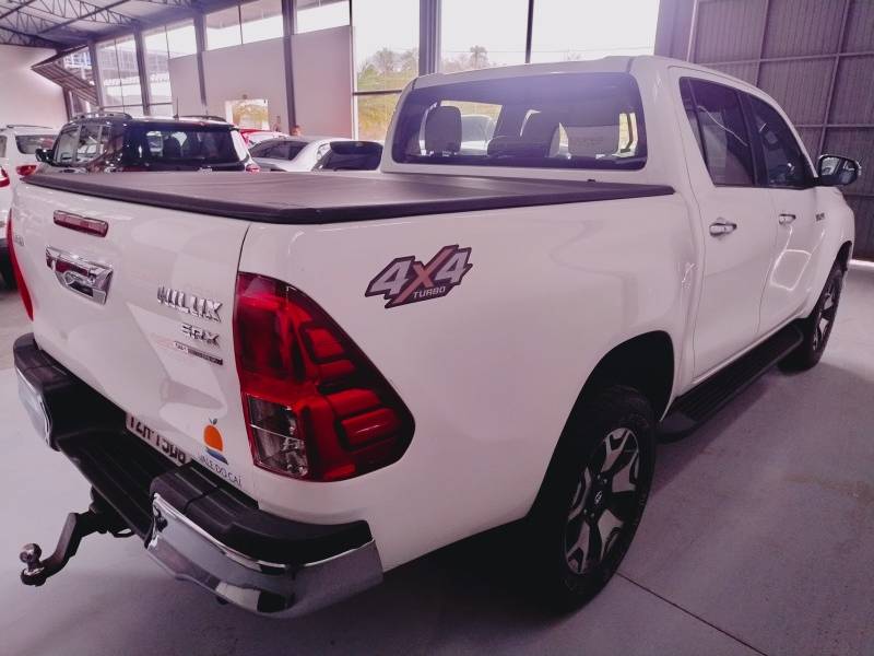 TOYOTA - HILUX - 2019/2019 - Branca - R$ 209.900,00