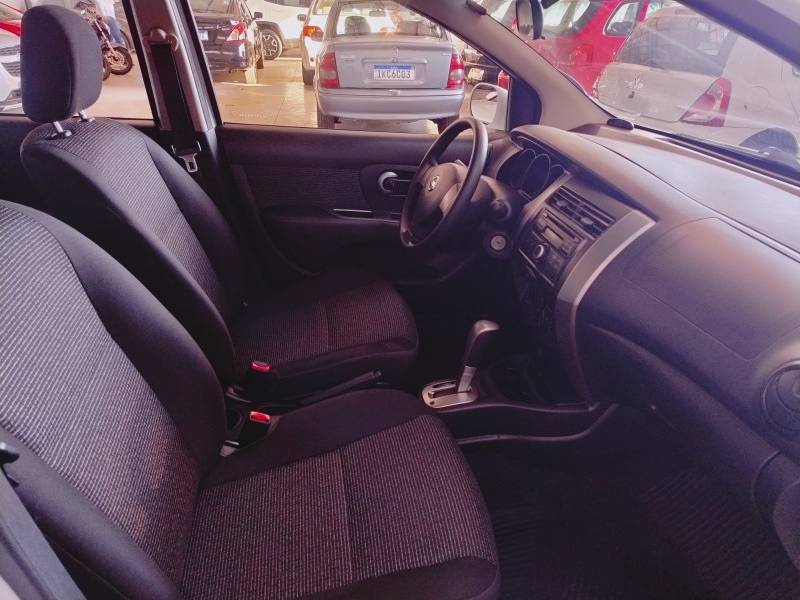 NISSAN - LIVINA - 2014/2014 - Branca - R$ 44.900,00