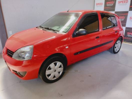 RENAULT - CLIO - 2009/2010 - Vermelha - R$ 24.900,00