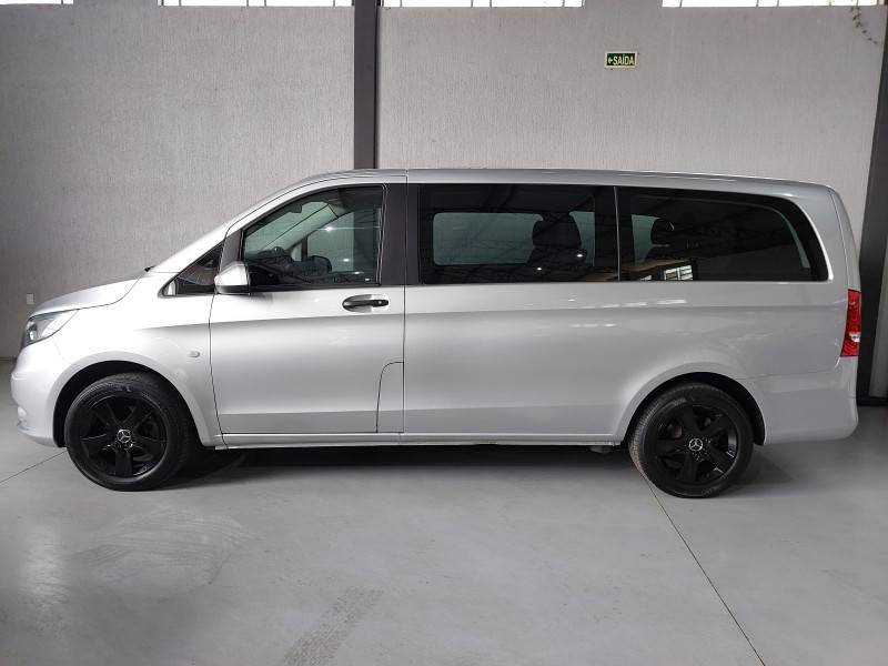 MERCEDES-BENZ - VITO - 2016/2016 - Prata - R$ 109.800,00
