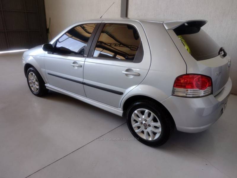 FIAT - PALIO - 2009/2010 - Prata - R$ 32.900,00