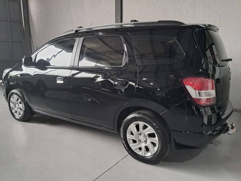 CHEVROLET - SPIN - 2013/2013 - Preta - R$ 54.900,00