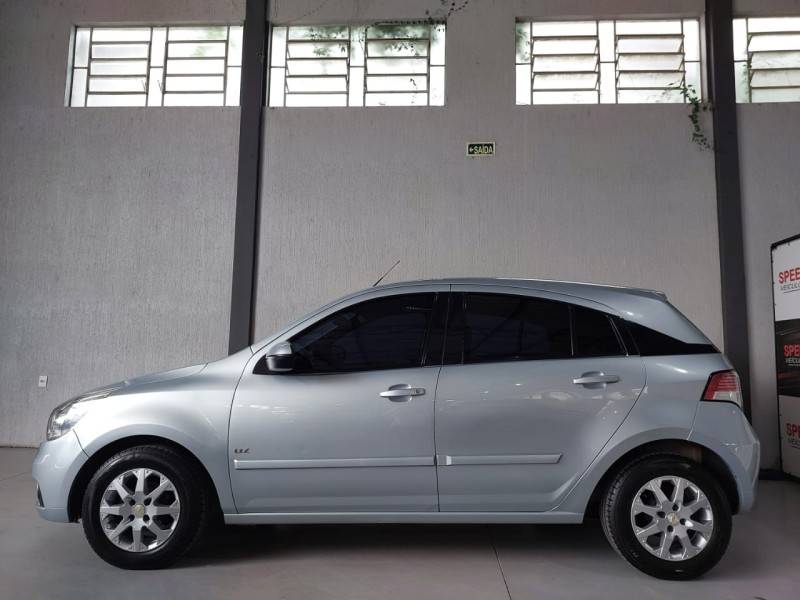 CHEVROLET - AGILE - 2010/2011 - Prata - R$ 36.900,00