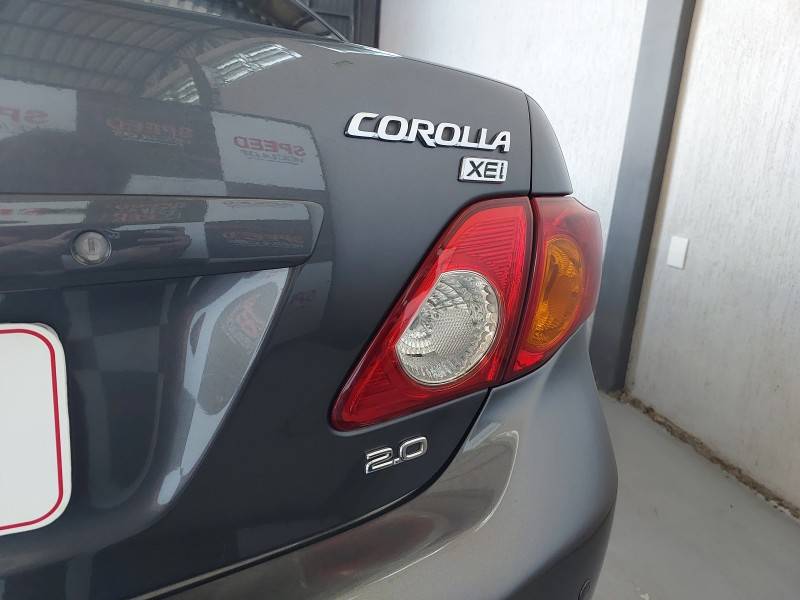 TOYOTA - COROLLA - 2011/2011 - Prata - R$ 62.900,00