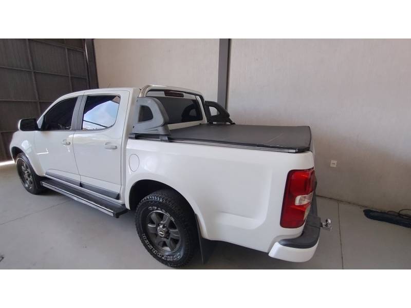 CHEVROLET - S10 - 2013/2014 - Branca - R$ 96.900,00