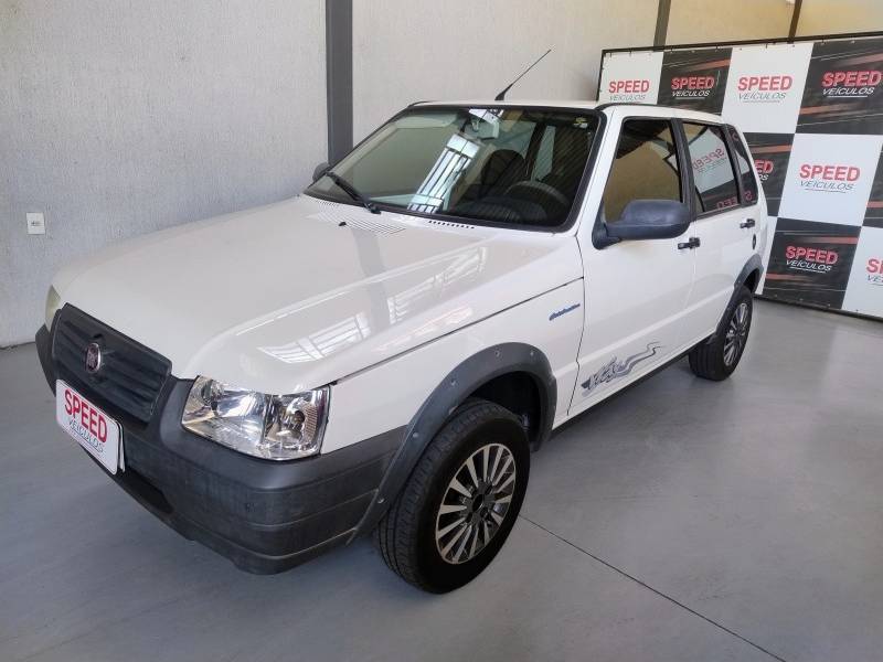 FIAT - UNO - 2012/2013 - Branca - R$ 31.800,00