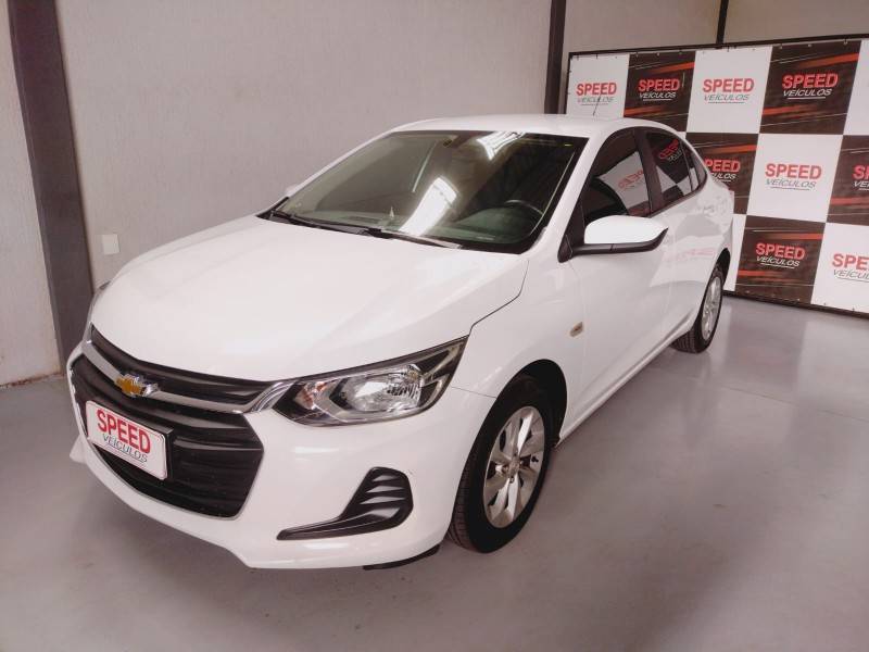 CHEVROLET - ONIX - 2021/2022 - Branca - R$ 87.900,00