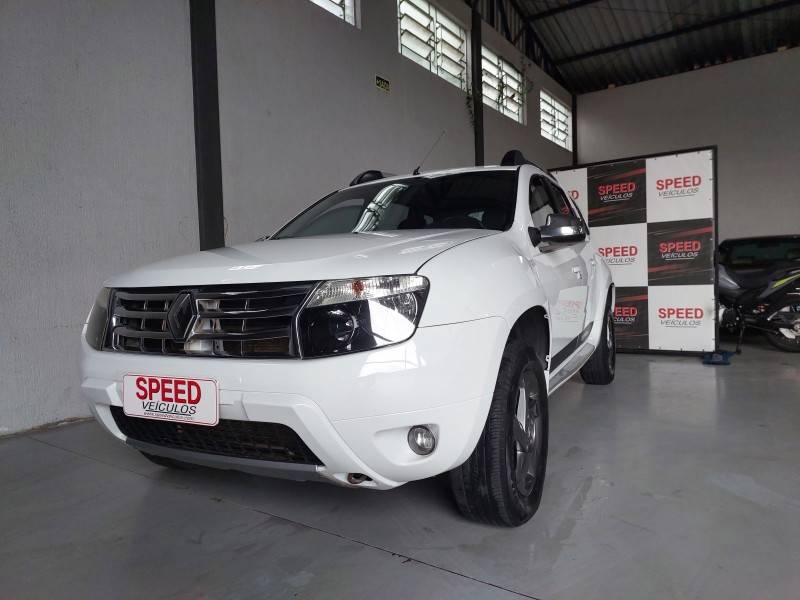 RENAULT - DUSTER - 2012/2013 - Branca - R$ 51.900,00