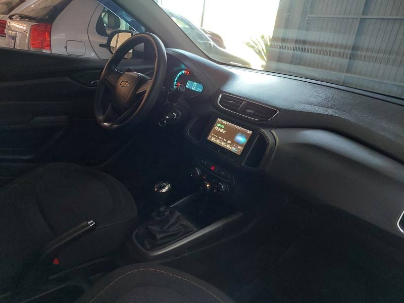 CHEVROLET - ONIX - 2014/2015 - Branca - R$ 50.900,00