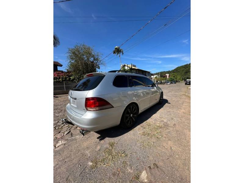 VOLKSWAGEN - JETTA - 2011/2011 - Prata - R$ 53.900,00
