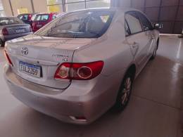 TOYOTA - COROLLA - 2011/2012 - Prata - R$ 61.900,00