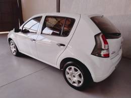 RENAULT - SANDERO - 2013/2014 - Branca - R$ 36.900,00