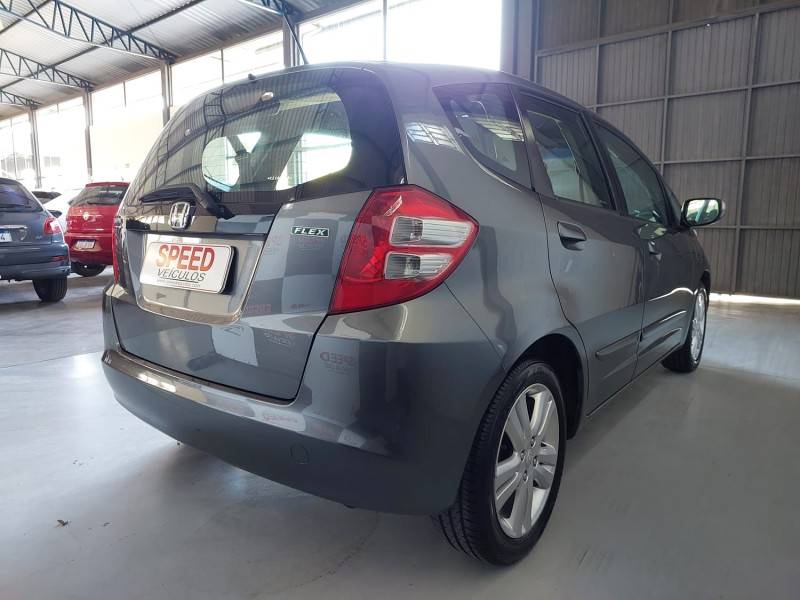 HONDA - FIT - 2011/2012 - Cinza - R$ 51.900,00