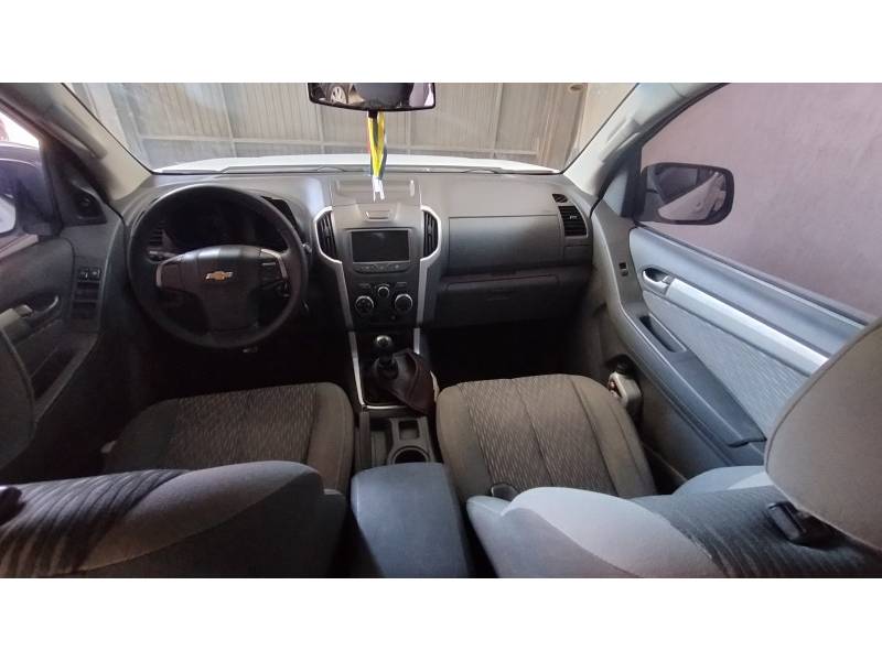 CHEVROLET - S10 - 2013/2014 - Branca - R$ 96.900,00