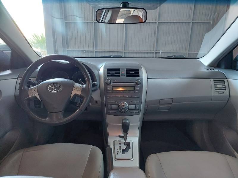 TOYOTA - COROLLA - 2011/2011 - Prata - R$ 62.900,00