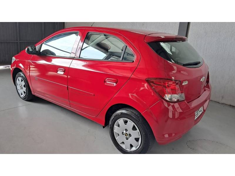 CHEVROLET - ONIX - 2012/2013 - Vermelha - R$ 39.800,00