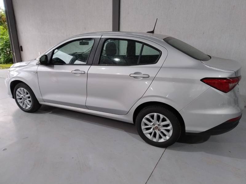 FIAT - CRONOS - 2018/2019 - Prata - R$ 59.900,00