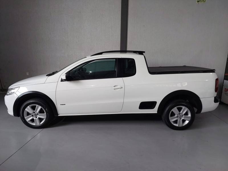 VOLKSWAGEN - SAVEIRO - 2011/2012 - Branca - R$ 46.900,00