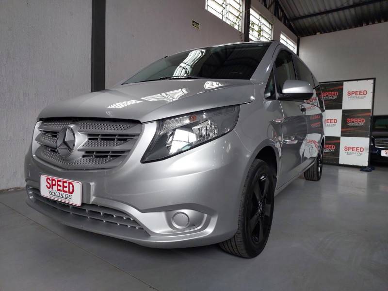 MERCEDES-BENZ - VITO - 2016/2016 - Prata - R$ 109.800,00