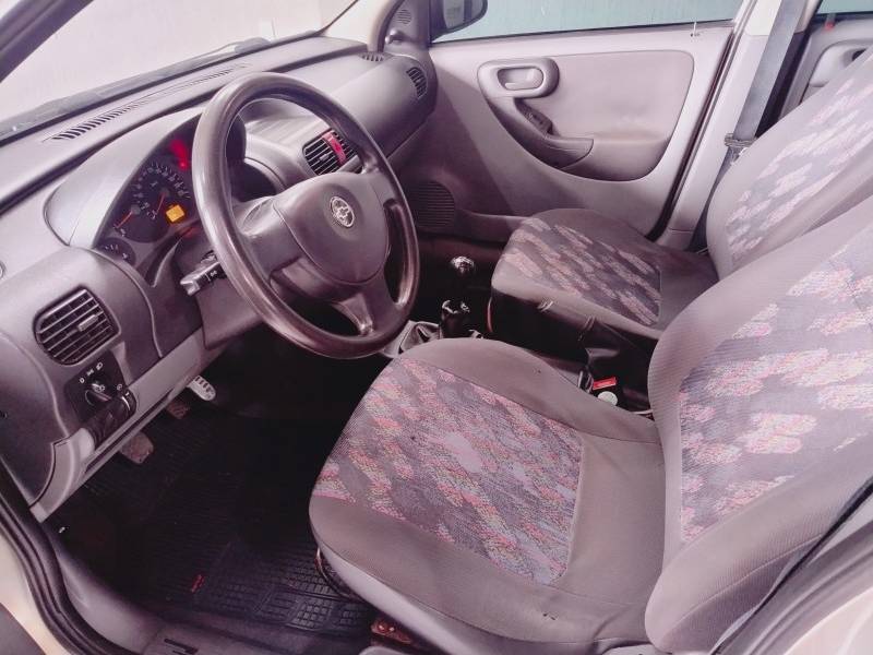 CHEVROLET - CORSA - 2003/2004 - Bege - R$ 24.900,00