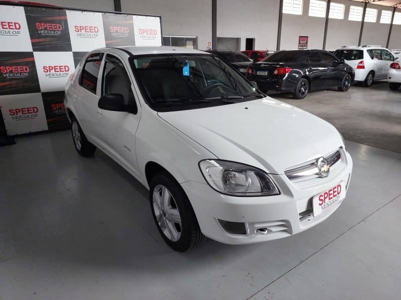 CHEVROLET - PRISMA - 2010/2011 - Branca - R$ 33.900,00