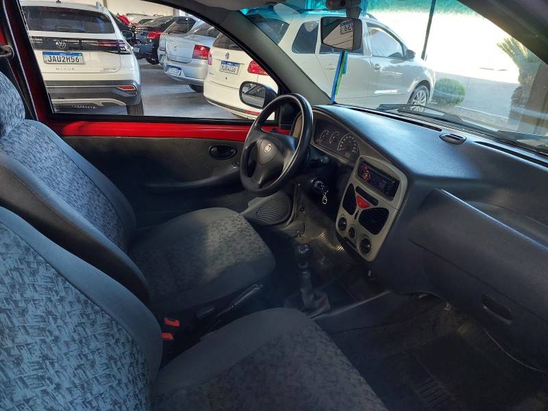 FIAT - STRADA - 2010/2011 - Vermelha - R$ 38.900,00