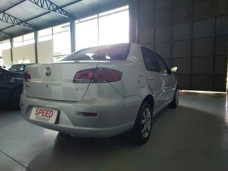 FIAT - SIENA - 2013/2013 - Prata - R$ 38.900,00