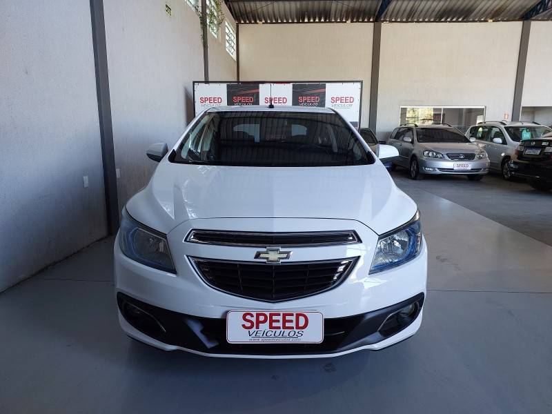 CHEVROLET - ONIX - 2014/2015 - Branca - R$ 50.900,00