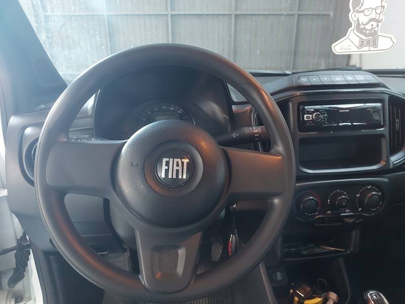 FIAT - STRADA - 2021/2022 - Branca - R$ 71.900,00