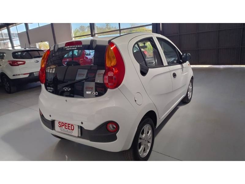 CHERY - QQ - 2017/2018 - Branca - R$ 35.900,00
