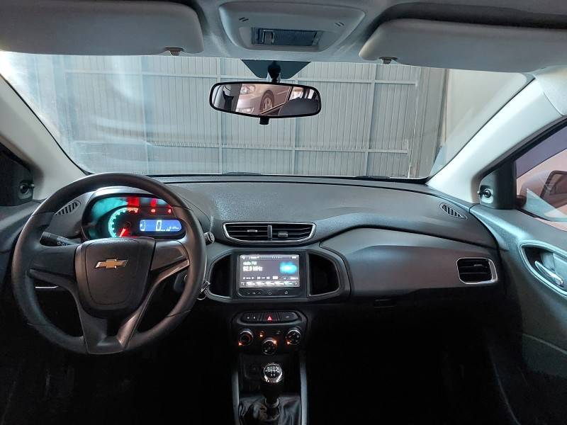 CHEVROLET - ONIX - 2014/2015 - Branca - R$ 50.900,00