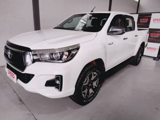 TOYOTA - HILUX - 2019/2019 - Branca - R$ 209.900,00